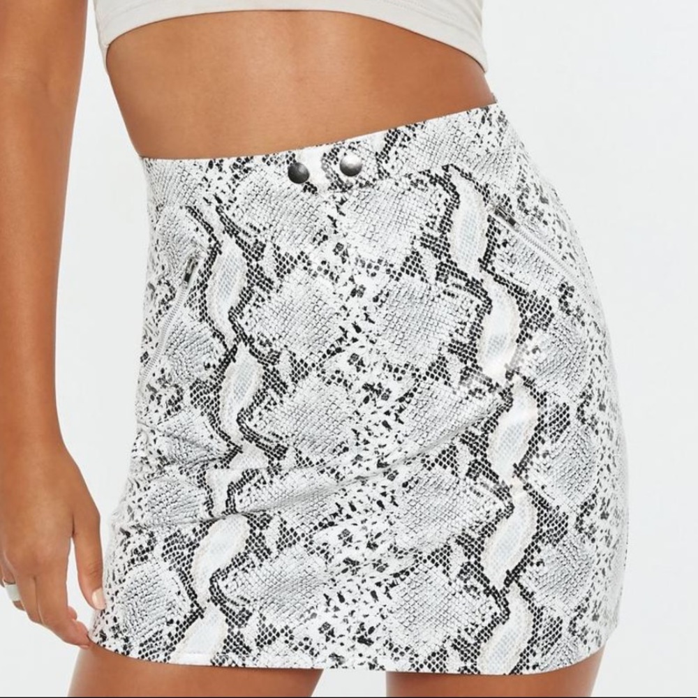 Snakeskin Mini Skirt !!NWT
